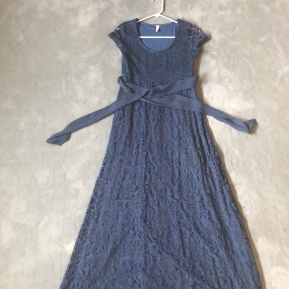 Pink blush maternity formal dress - Picture 2 of 4